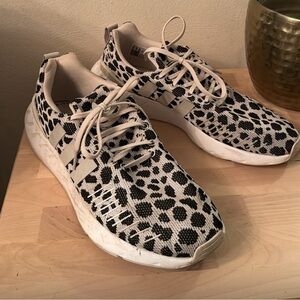 Adidas Tennis Shoes